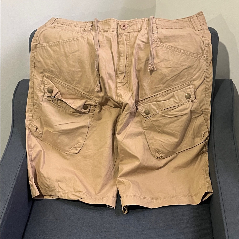 Stylish Men's Beige Cargo Shorts